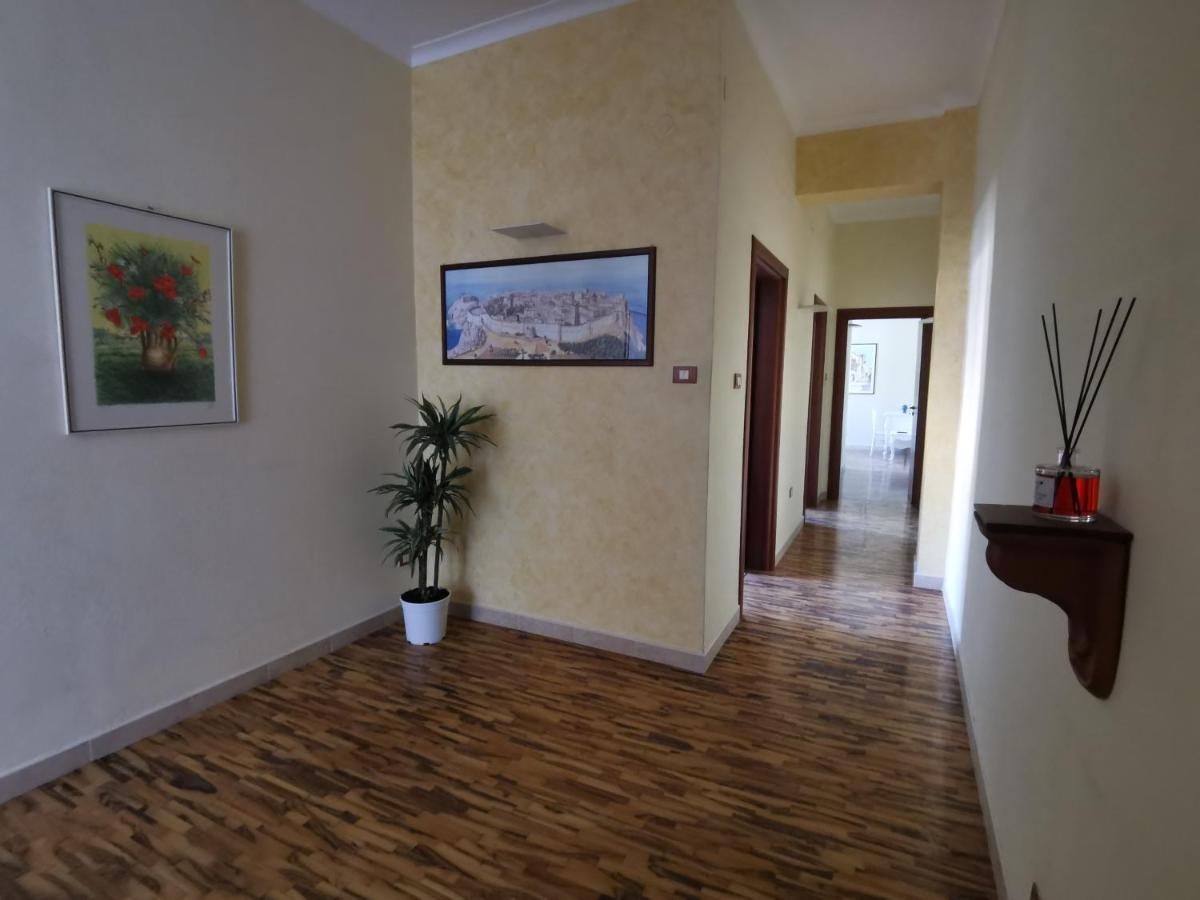 Appartamento Appartament Delux Tropea Esterno foto